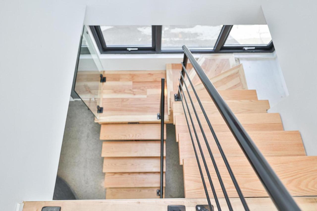 New Modern 1400 Sq Ft Coach House Near Everything Toronto Exterior photo